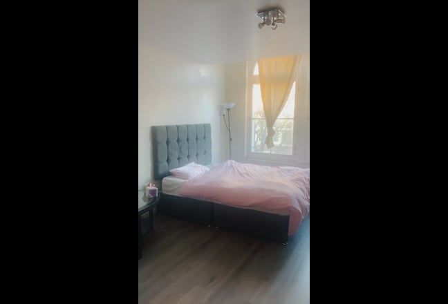 Female lodger for Large double Room Main Photo