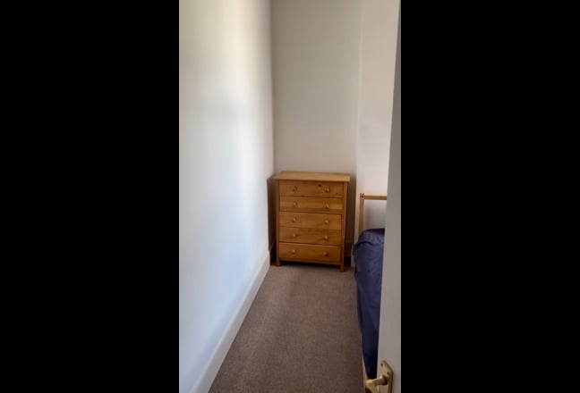 Large Double Room Close  To Harrow Town Centre  Main Photo
