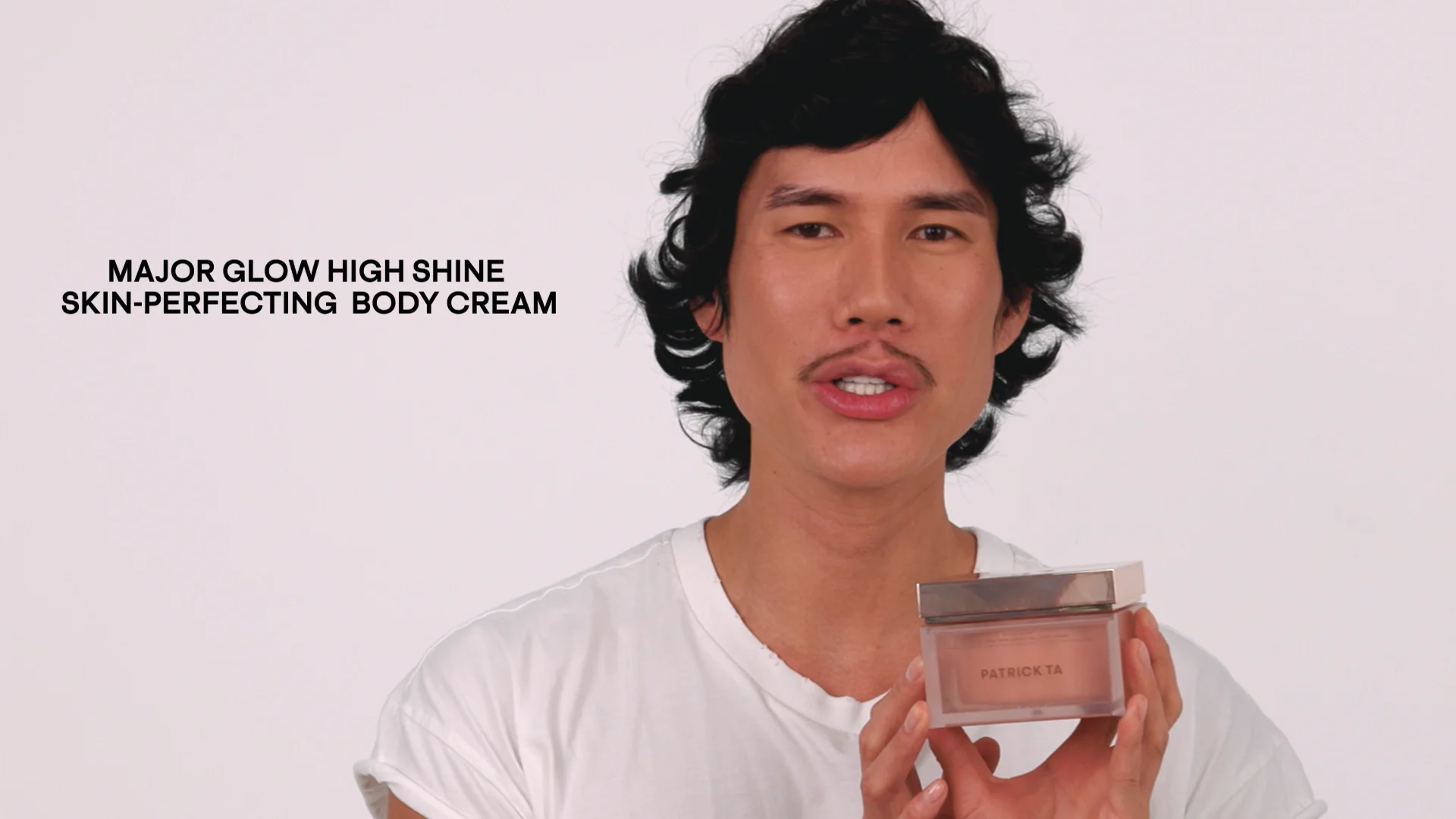 PATRICK TA★Major Glow High Shine Skin Perfecting BodyCreme Major Glow High Shine Skin Perfecting Body Crème