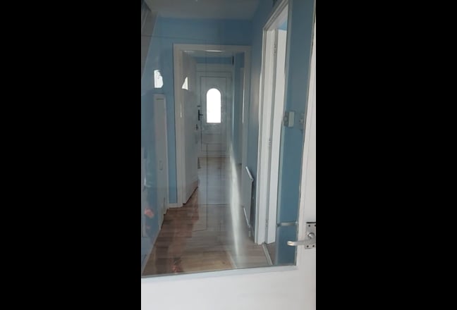Large 2 bed house with sea view Main Photo