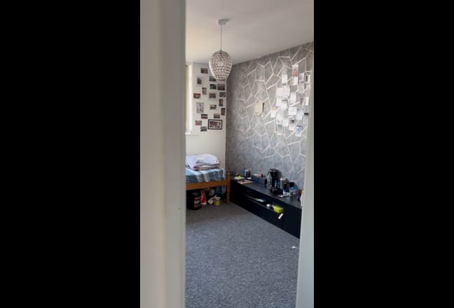 Photo 1: undefined