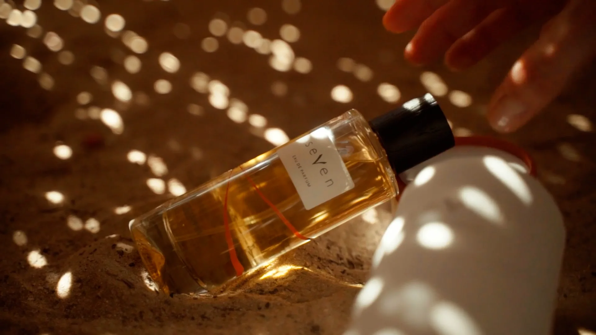 Eau de Parfum enchantée loin. seVen Eau de Parfum - Kintsugi