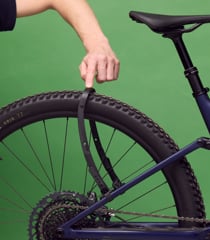 Vídeo: GUARDABARROS ASSAVERS TRASERO ASS SAVERS WIN WING MTB (ROKS)