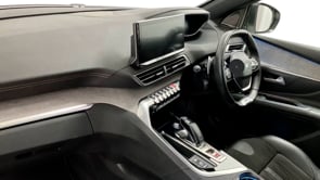 PEUGEOT 5008 2022 (22)