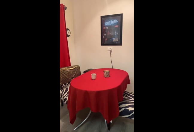 Spacious room for rent in the portage park area! Main Photo