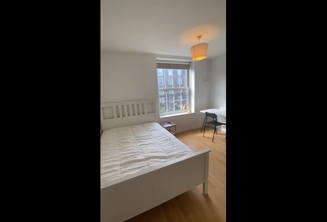 Room for rent in Oval  Main Photo