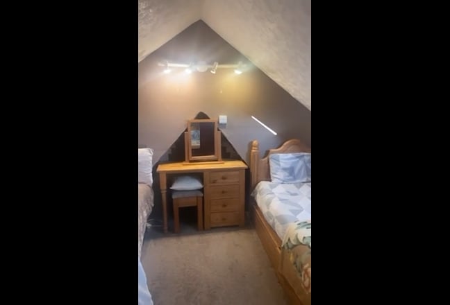 Spacious attic for rent full furnished,Lu4 Luton Main Photo