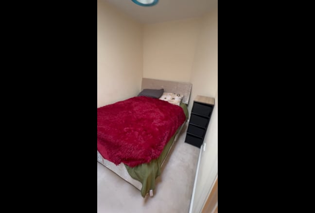 Room to let in cambroune high street Main Photo