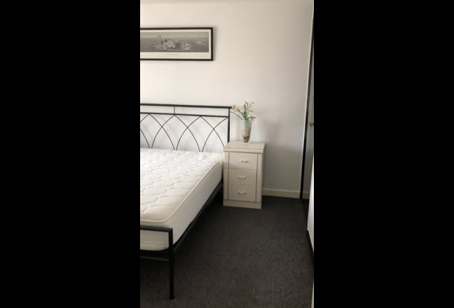 Large Double Room - in Manor Royal - all bills inc Main Photo