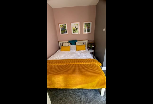 Lovely Double Room with private patio Main Photo