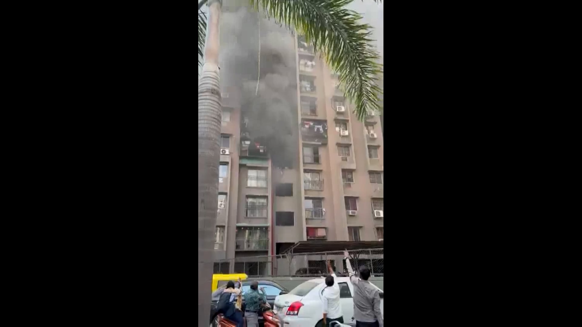 अहमदाबाद जिले के अपार्टमेंट में लगी भीषण आग#fair