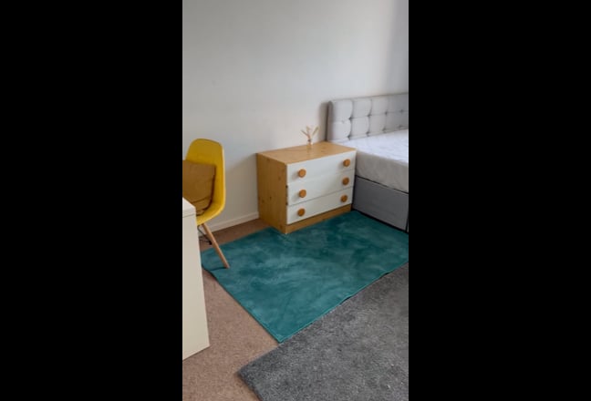 Double Room in City Centre (G1 2TE) Main Photo