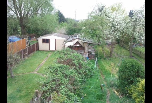 Video 1: Hedge cut & fence on right now