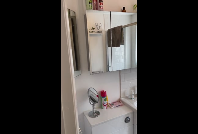 Beautiful double room with bathroom next door  Main Photo