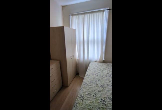 Spacious Double Room to Rent in a 2 Bed Flat Main Photo