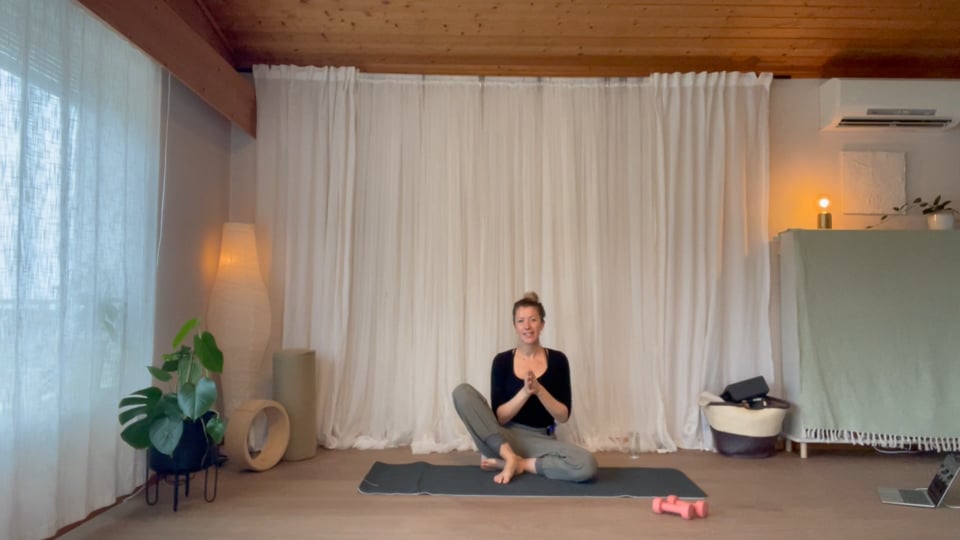 60 min Styrkeyoga - Ut av vinterhi