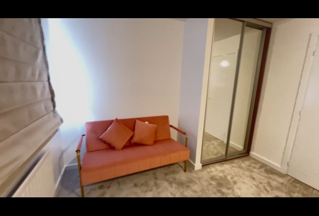 Large studio Room with ensuite  Main Photo