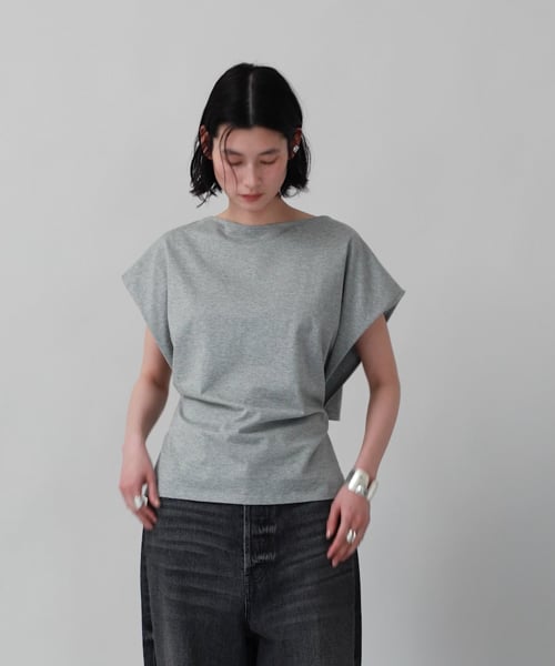 Curensology バックシャーリングTシャツ　新品未使用 Curensology(カレンソロジー)/バックシャーリングTシャツ（T
