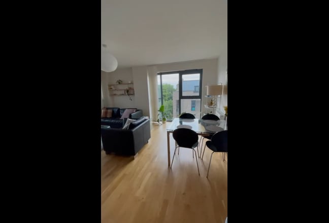 Ensuite bedroom with water views! Main Photo