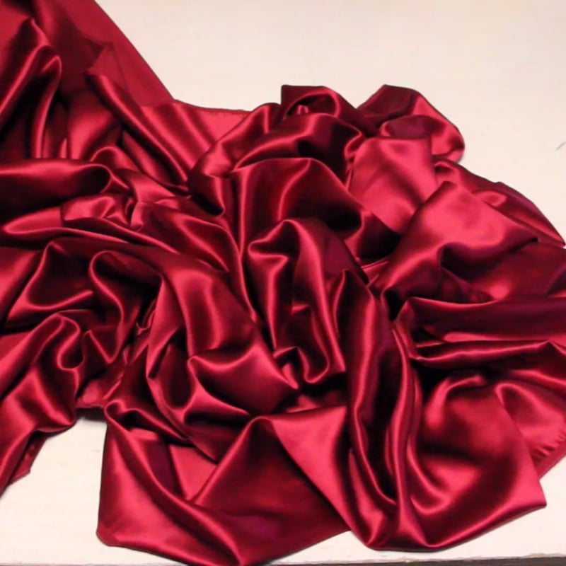 Vidéo: Satin 100% soie (25 mommes) - Framboise Vidéo: Satin 100% soie (25 mommes) - Framboise