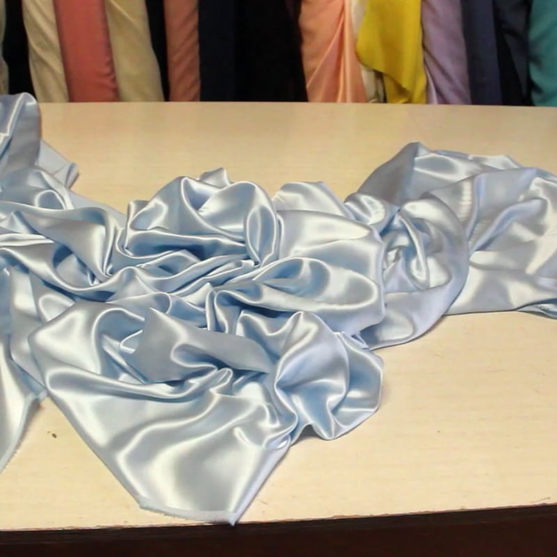 Vidéo: Satin 100% soie (25 mommes) - Ciel Vidéo: Satin 100% soie (25 mommes) - Ciel