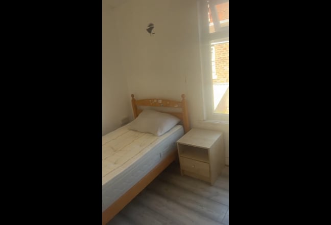 Singe room  Main Photo