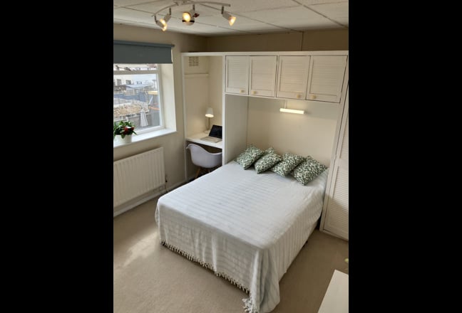 Double ensuite - shared house GR Main Photo