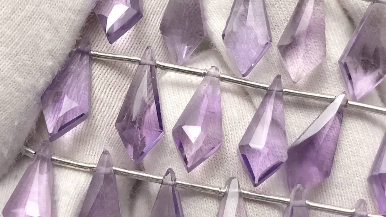 動画】宝石質アメジストAAA- 変形ダイヤカット15×6mm 1連(8粒
