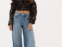 Off-shoulder top with leopard print | My Jewellery