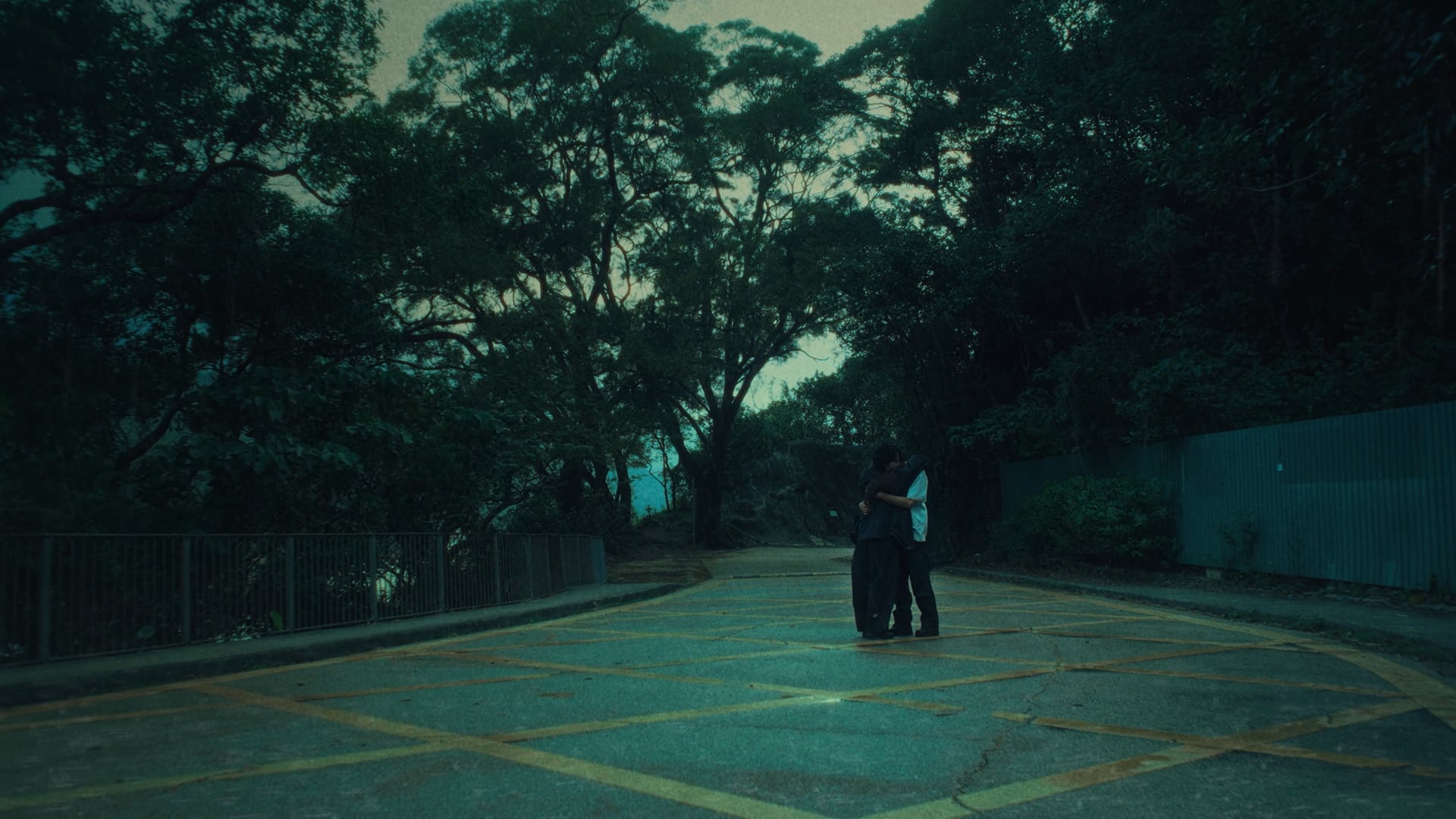 KING - Sorry about this place 對不起我們在這裏遇見 (offical_music_video)
