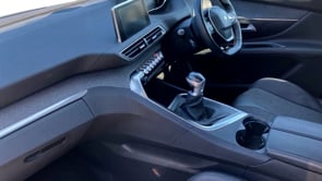 PEUGEOT 5008 2020 (70)