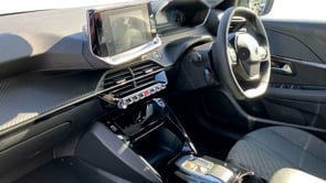 PEUGEOT 208 2024 (24)
