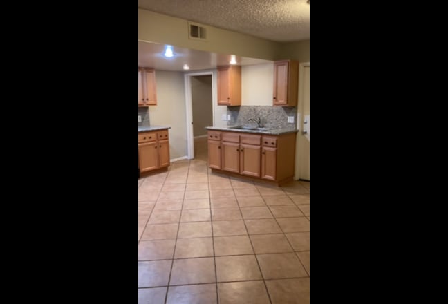 2 for 1 DEAL: 2 ROOMS for $2200 Main Photo
