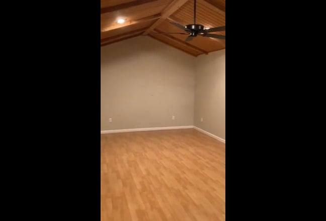 1 Room for $1200 or 2 Rooms for $2200 + garage Main Photo