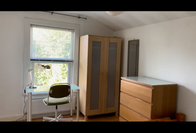 Quiet Double Room + Bills included + Fab Location Main Photo