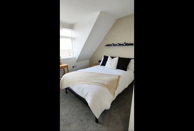 Video 1: Room 2 - ensuite, kitchenette, private sun terrace