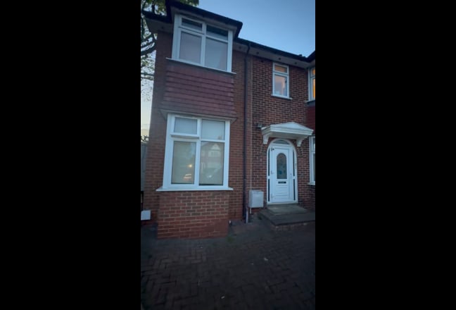 Fully Furnished 1-Bedroom Flat For Rent Main Photo