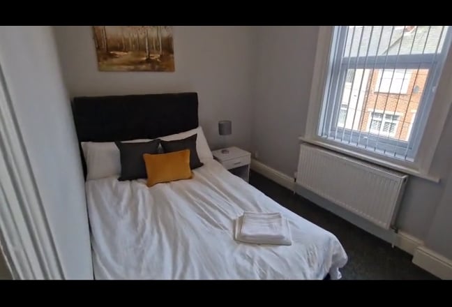Photo 1: undefined