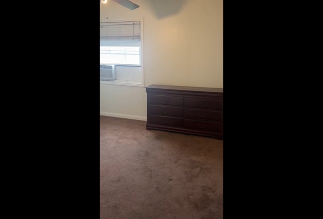 Room for Rent in West Hills  Main Photo