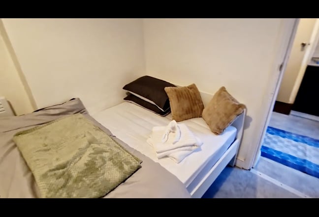 Entire Self-contained studio flat weekly payment Main Photo