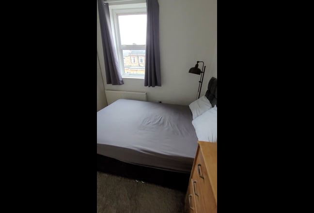 Very large double Room in Zone 3 ( Pet Friendly)   Main Photo