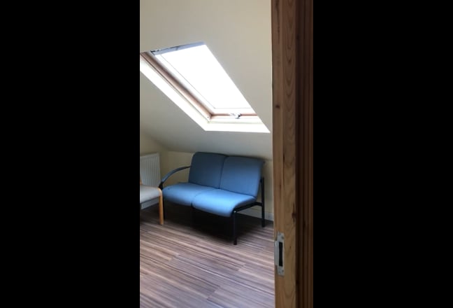 Double Room with on-Suite & Living Room for 900 Pm Main Photo