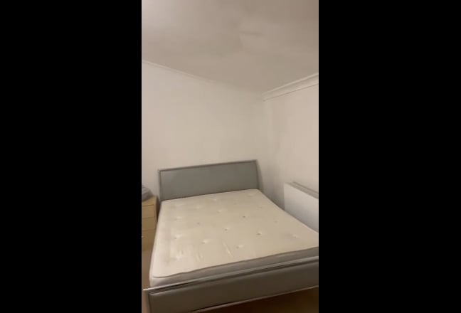 Beautiful double room shooters Hill road Main Photo