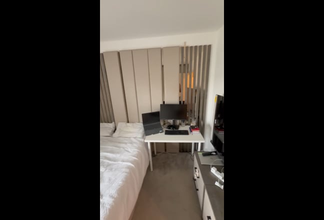 One spacious bedroom  Main Photo