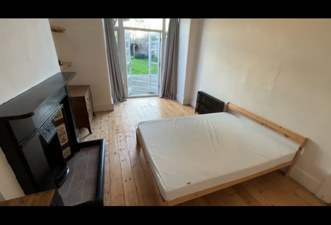 Large Double - French doors onto deck Main Photo