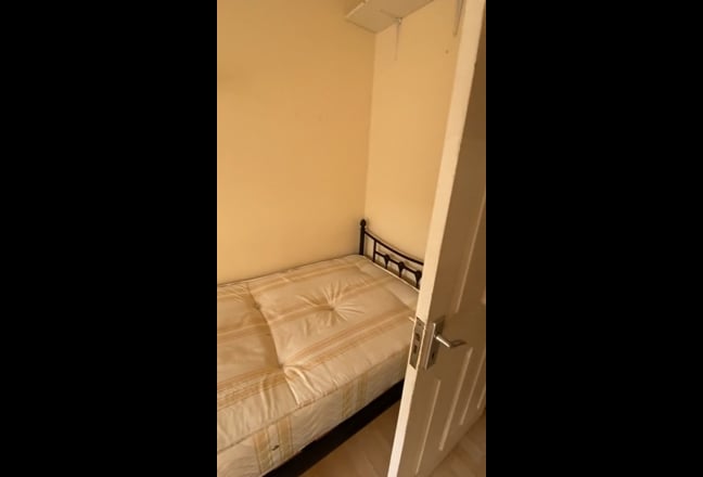 Bright & Spacious 3 Bedroom Flat in Holloway Main Photo