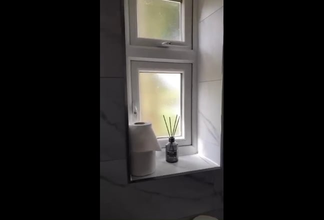 Beautifully Furnished Ground Floor Bedsit – Ideal  Main Photo