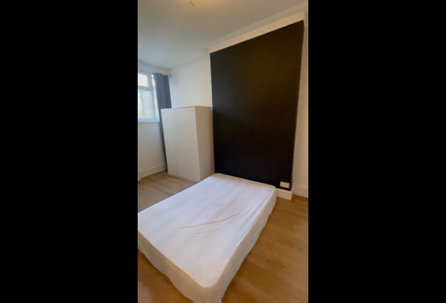 Photo 1: undefined