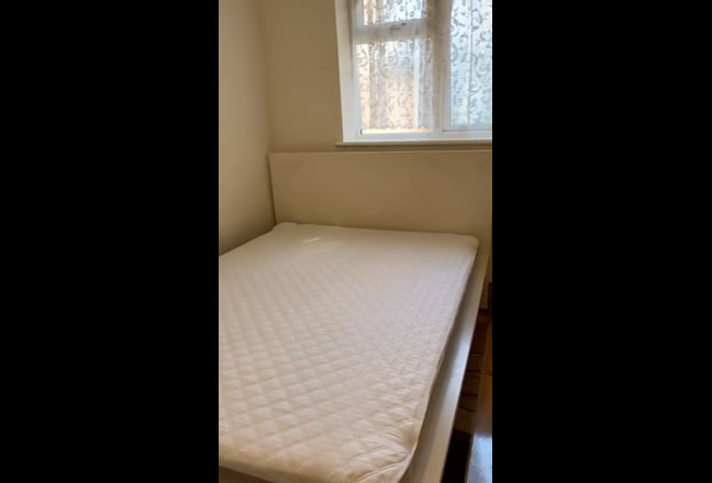 Extra Large Ensuit Room Rent £770pcm. Main Photo