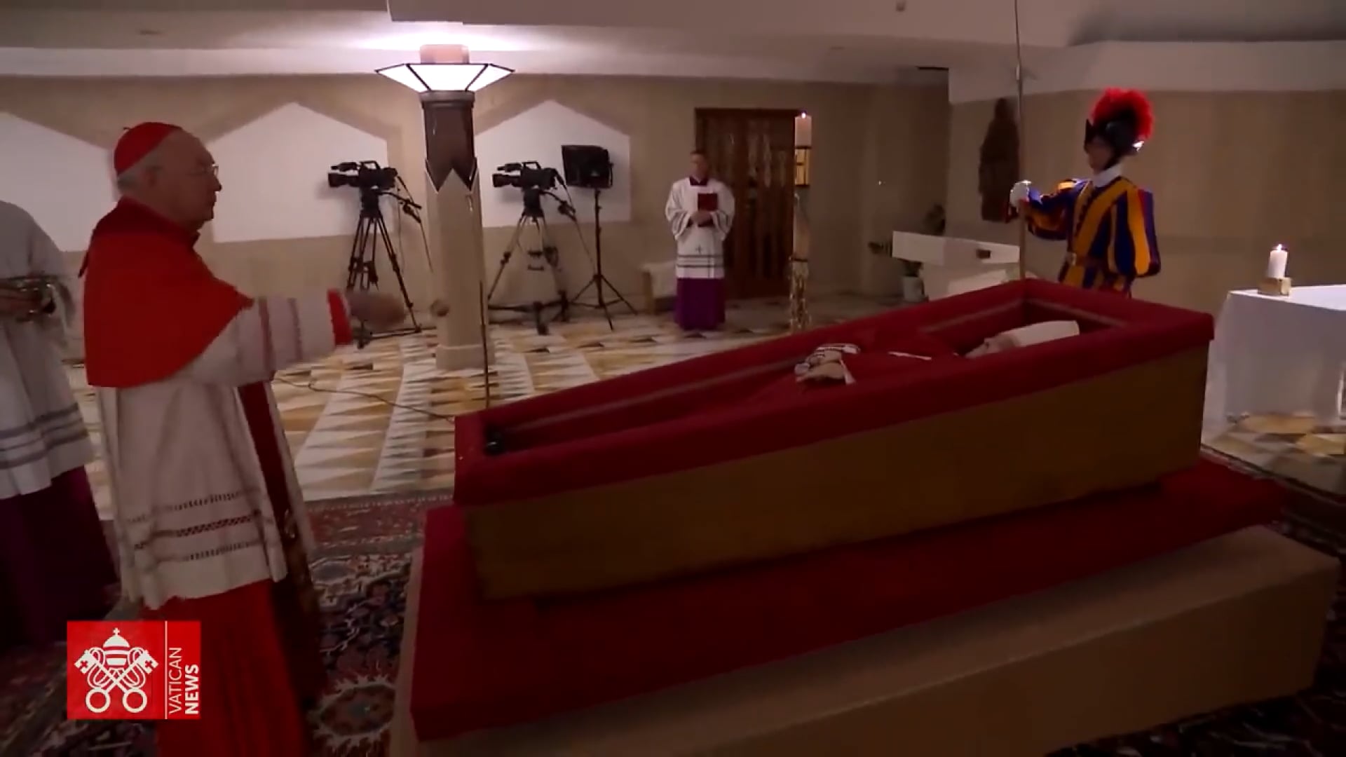 I funerali di Papa Francesco sabato alle 10:00 in Vaticano. In tanti partiranno da Bologna